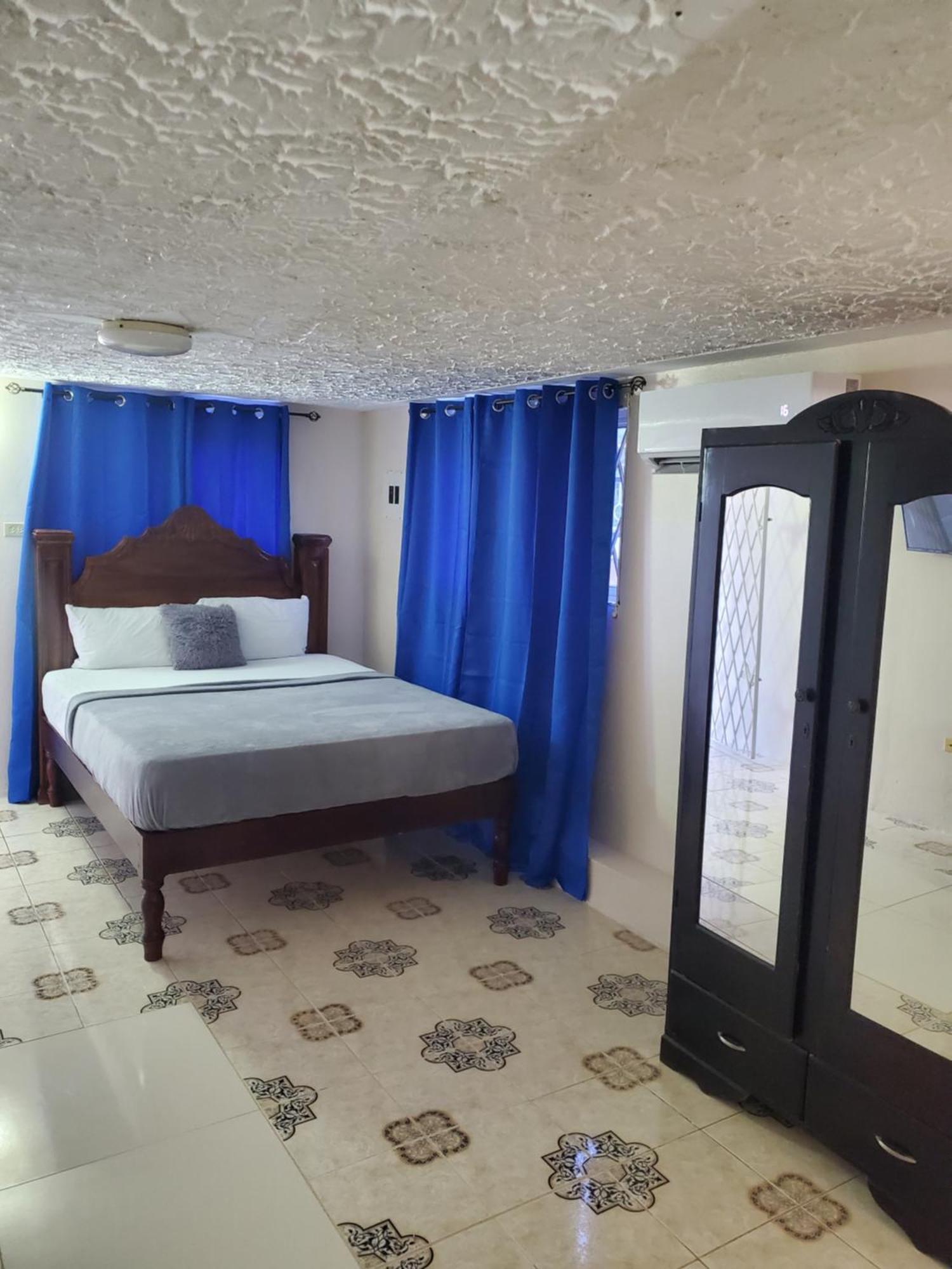 Wizzy Apartment White River Ocho Rios Kamer foto