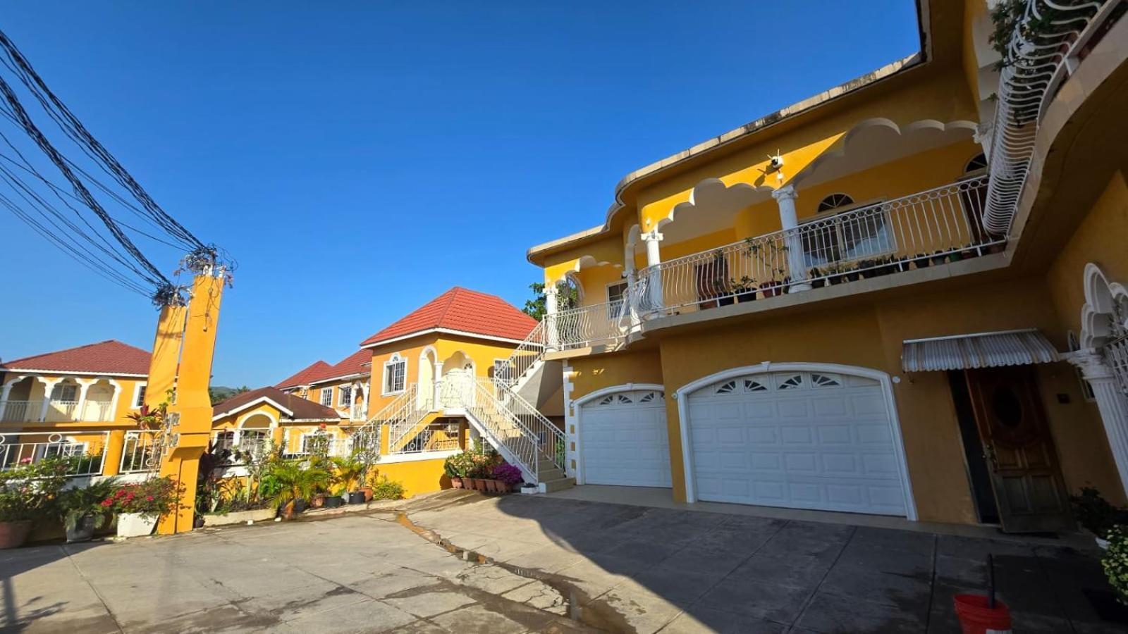 Wizzy Apartment White River Ocho Rios Buitenkant foto